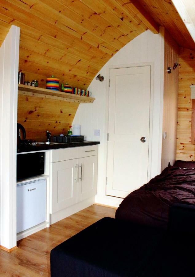 The Rainbow Pod Villa Milltown Malbay Eksteriør billede