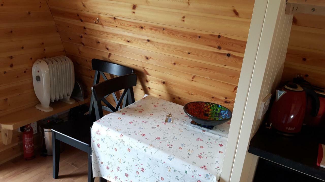 The Rainbow Pod Villa Milltown Malbay Eksteriør billede